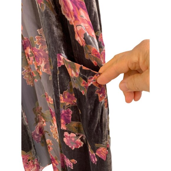 Vici Large Floral Kimono Cardigan Long Sleeve Open Front Pockets NWOT 7512 - Picture 5 of 9